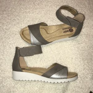 Earth Spirit Ankle Strap Sandals